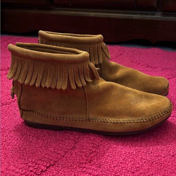 Minnetonka Shoes - Minnetonka Back Zip Boots